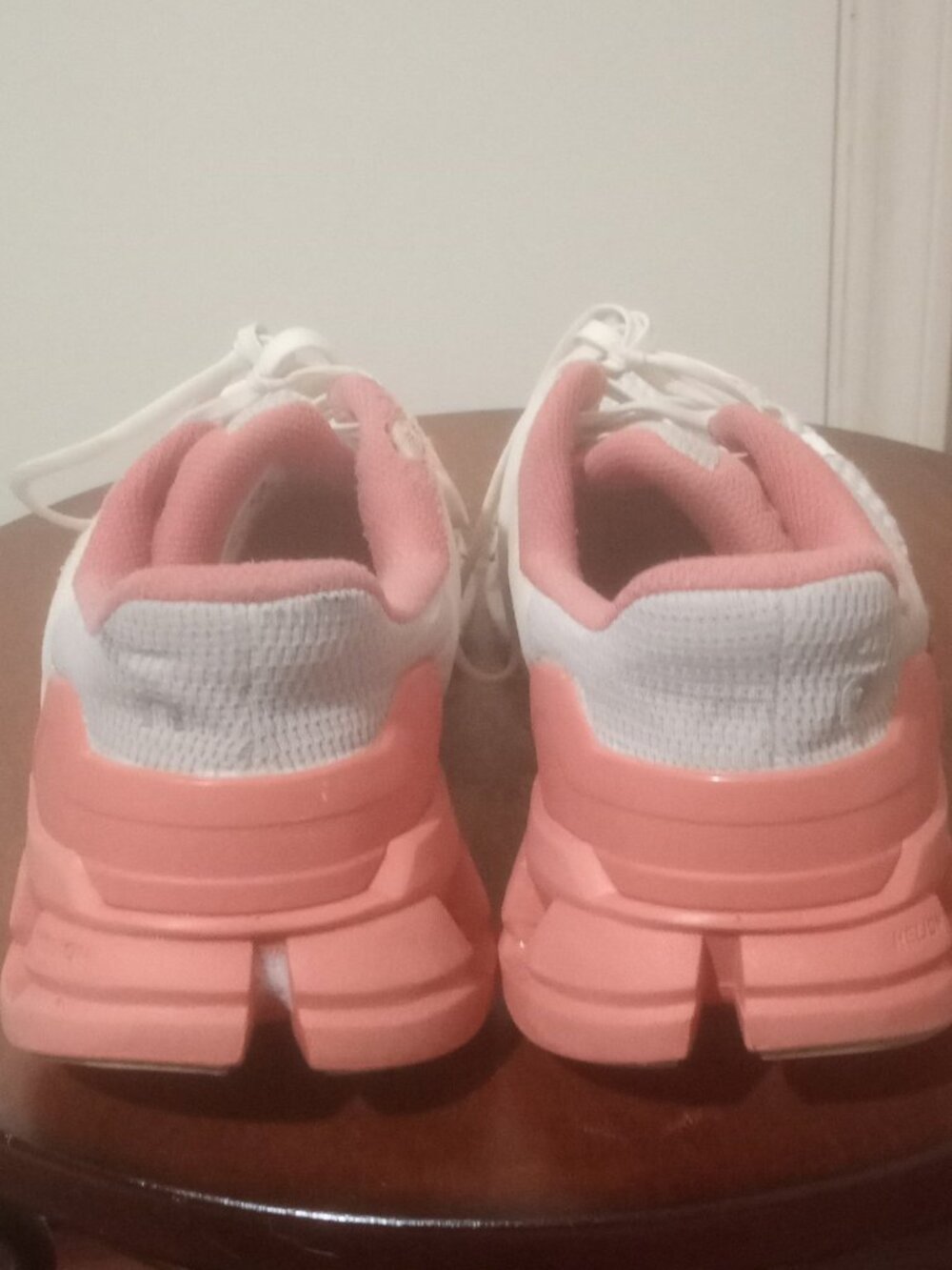 On Cloudflyer Women's Size 7 White Coral Running Shoes Sneakers Comfort - Picture 12 of 15